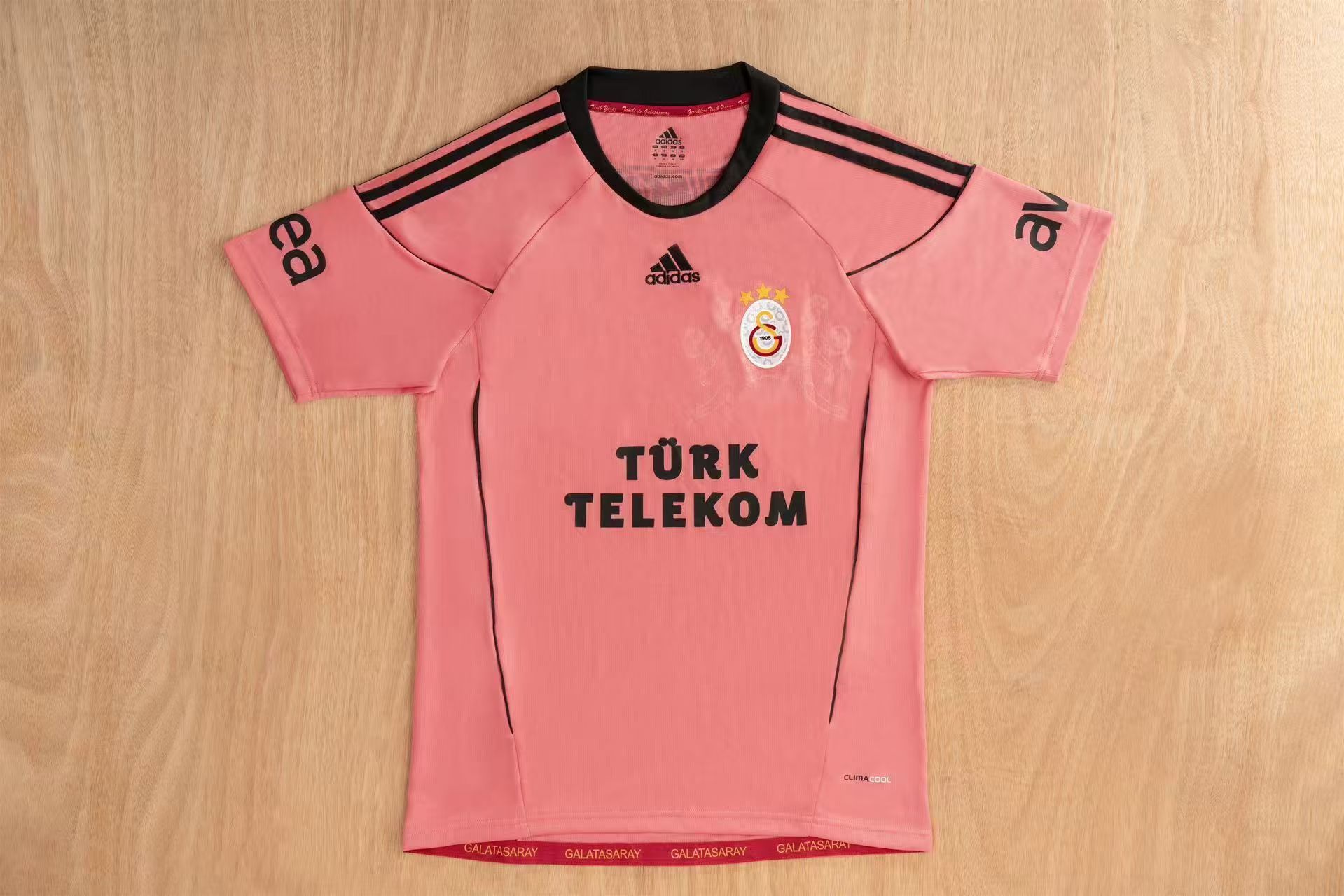 2010/11 Retro Galatasaray Third Football Jersey
